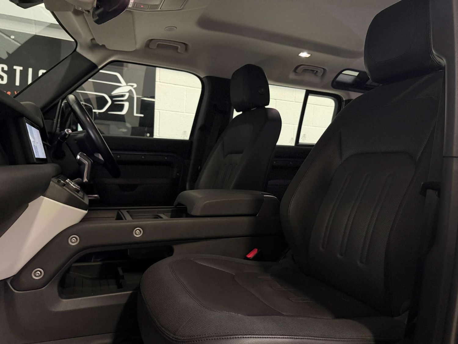 Used Land Rover Defender 2020 for sale - 76829883: Photo 18