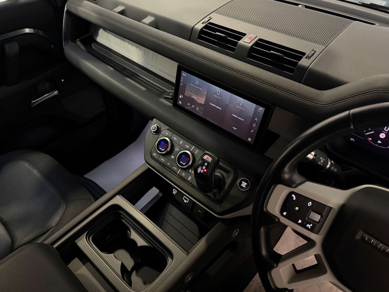 Used Land Rover Defender 2020 for sale - 76829883: Photo 20