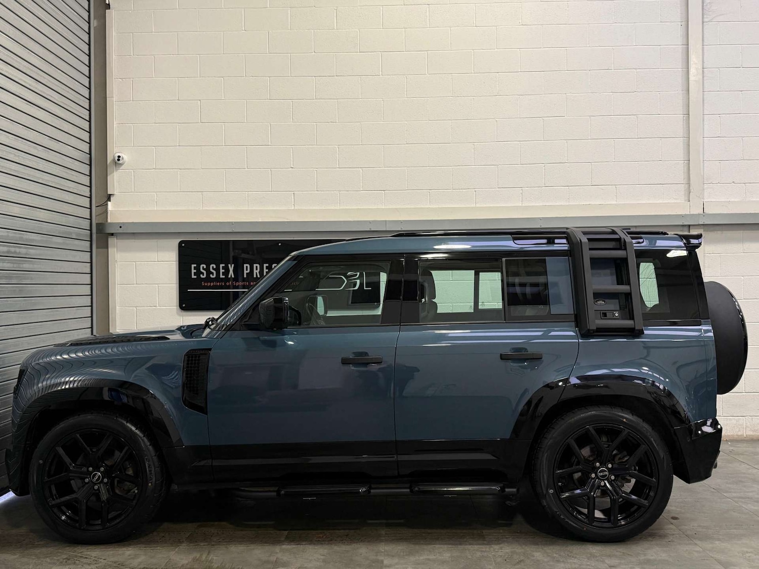 Used Land Rover Defender 2020 for sale - 76829883: Photo 4