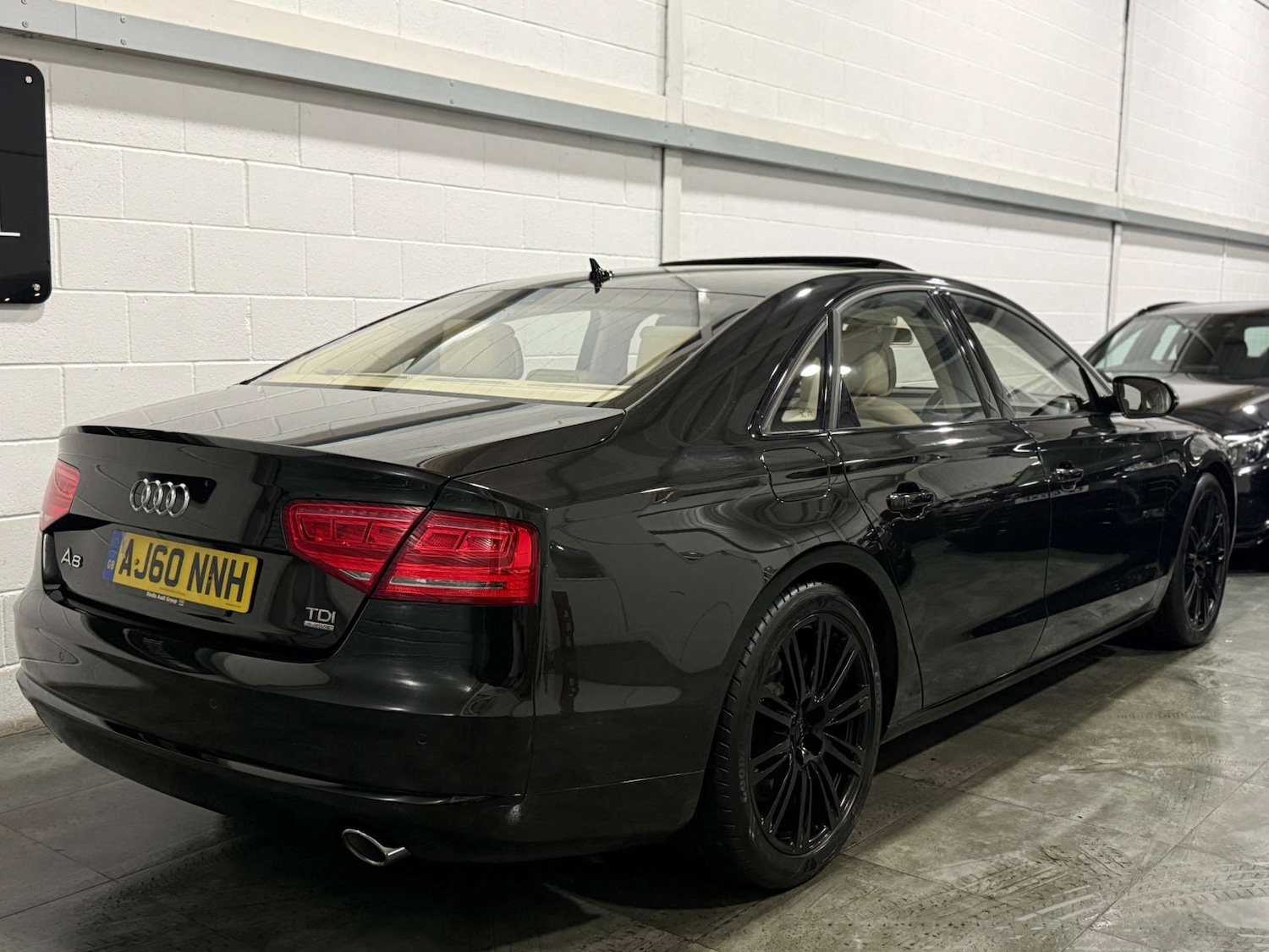 Used Audi A8 2011 for sale - 76726097: Photo 6