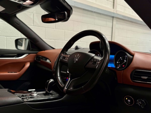 Used Maserati Levante 2017 for sale - 75732533: Photo 15