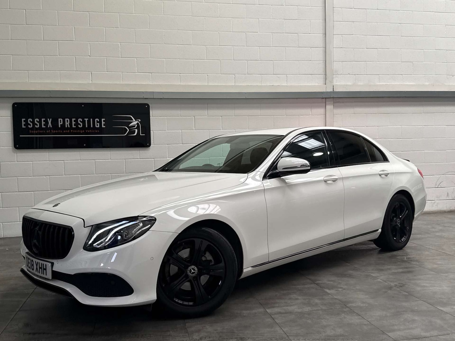 Used Mercedes-Benz E Class 2018 for sale - 77618894: Photo 2