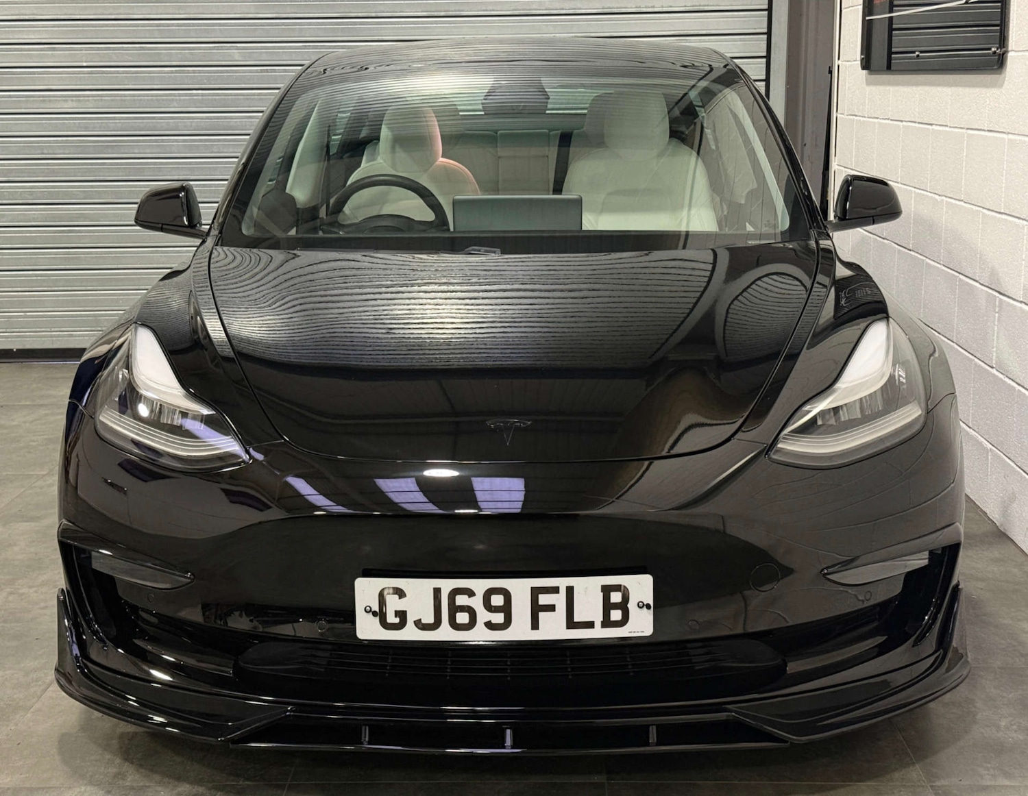 Used Tesla Model 3 2019 for sale - 77342230: Photo 2