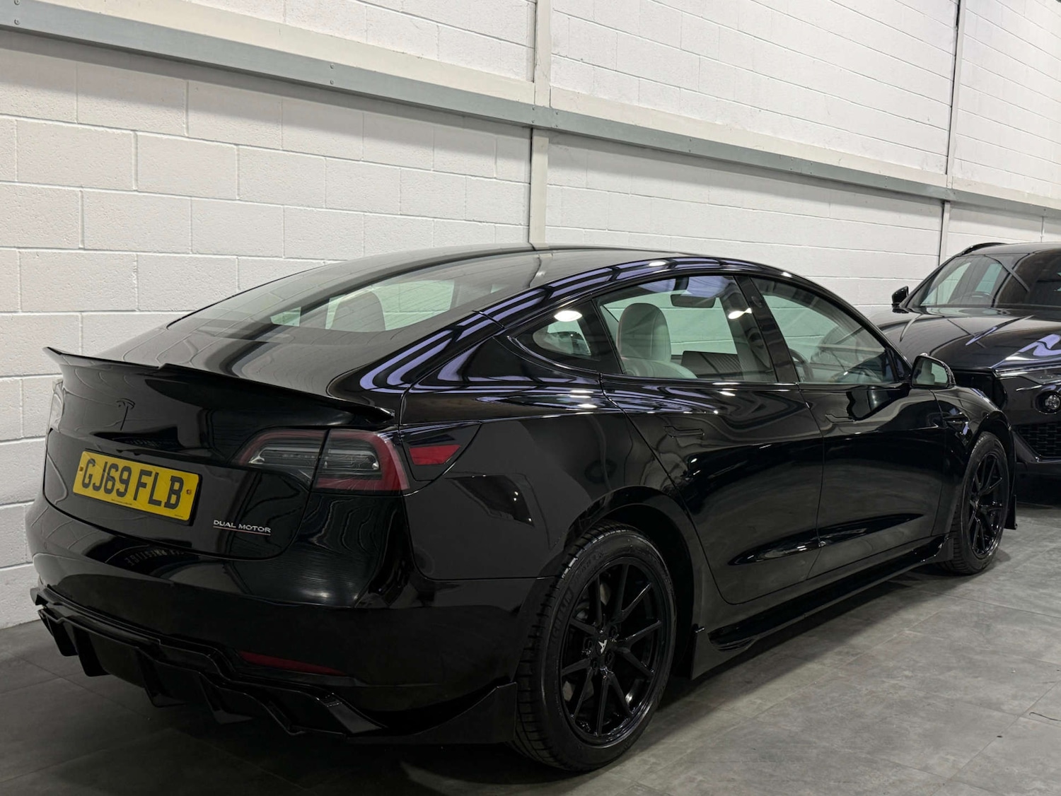 Used Tesla Model 3 2019 for sale - 77342230: Photo 6