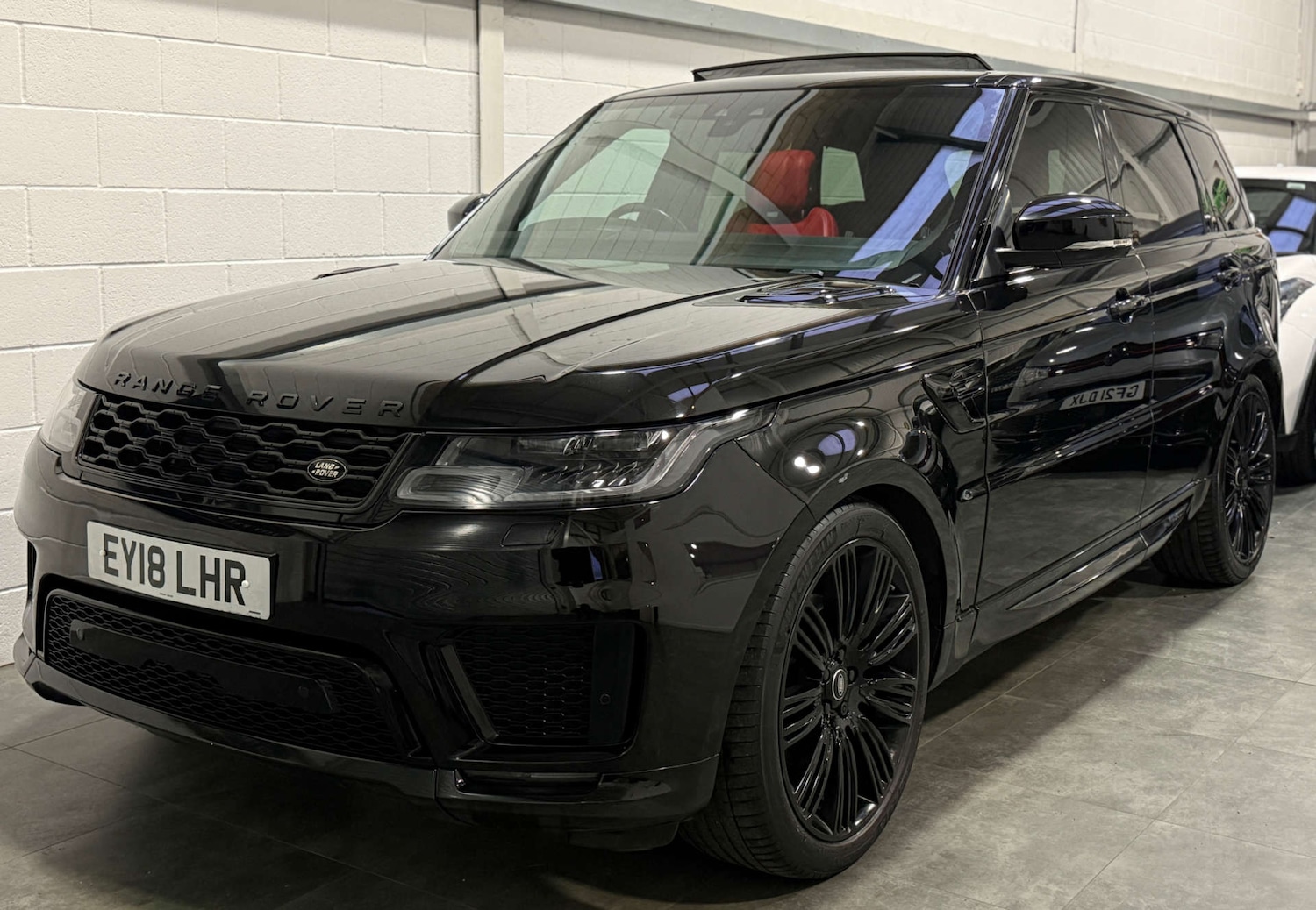 Used Land Rover Range Rover Sport 2018 for sale - 77594833: Photo 3