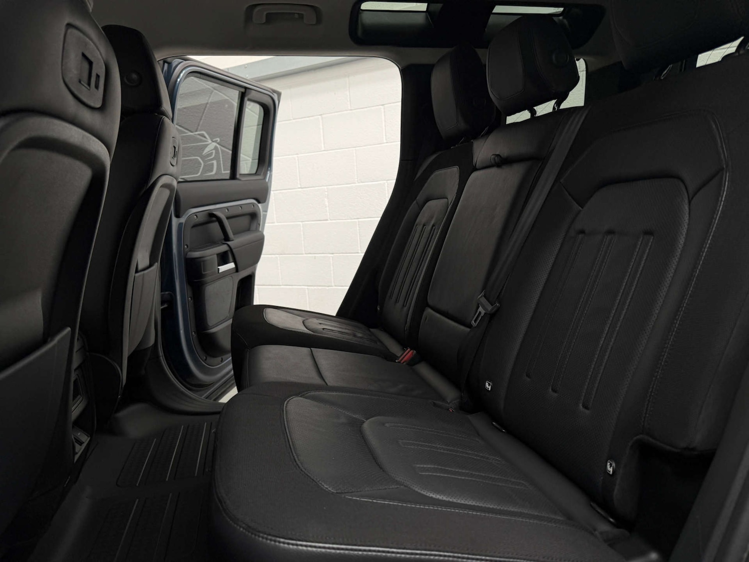 Used Land Rover Defender 2020 for sale - 76536202: Photo 18