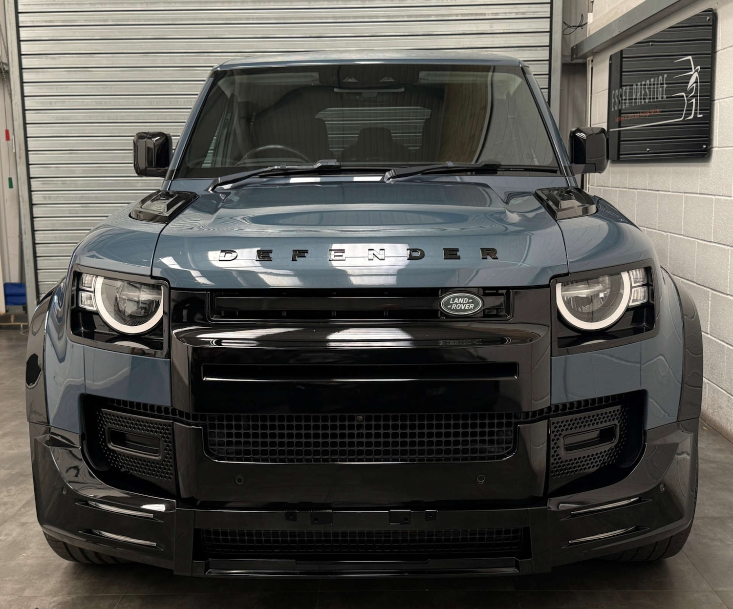 Used Land Rover Defender 2020 for sale - 76536202: Photo 2