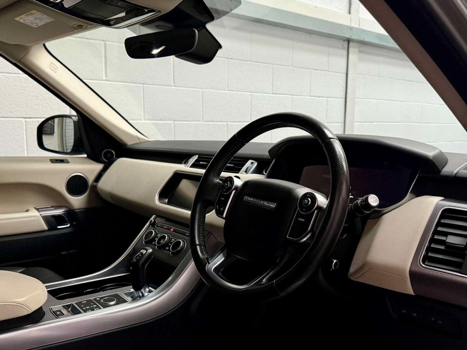 Used Land Rover Range Rover Sport 2017 for sale - 76621488: Photo 15