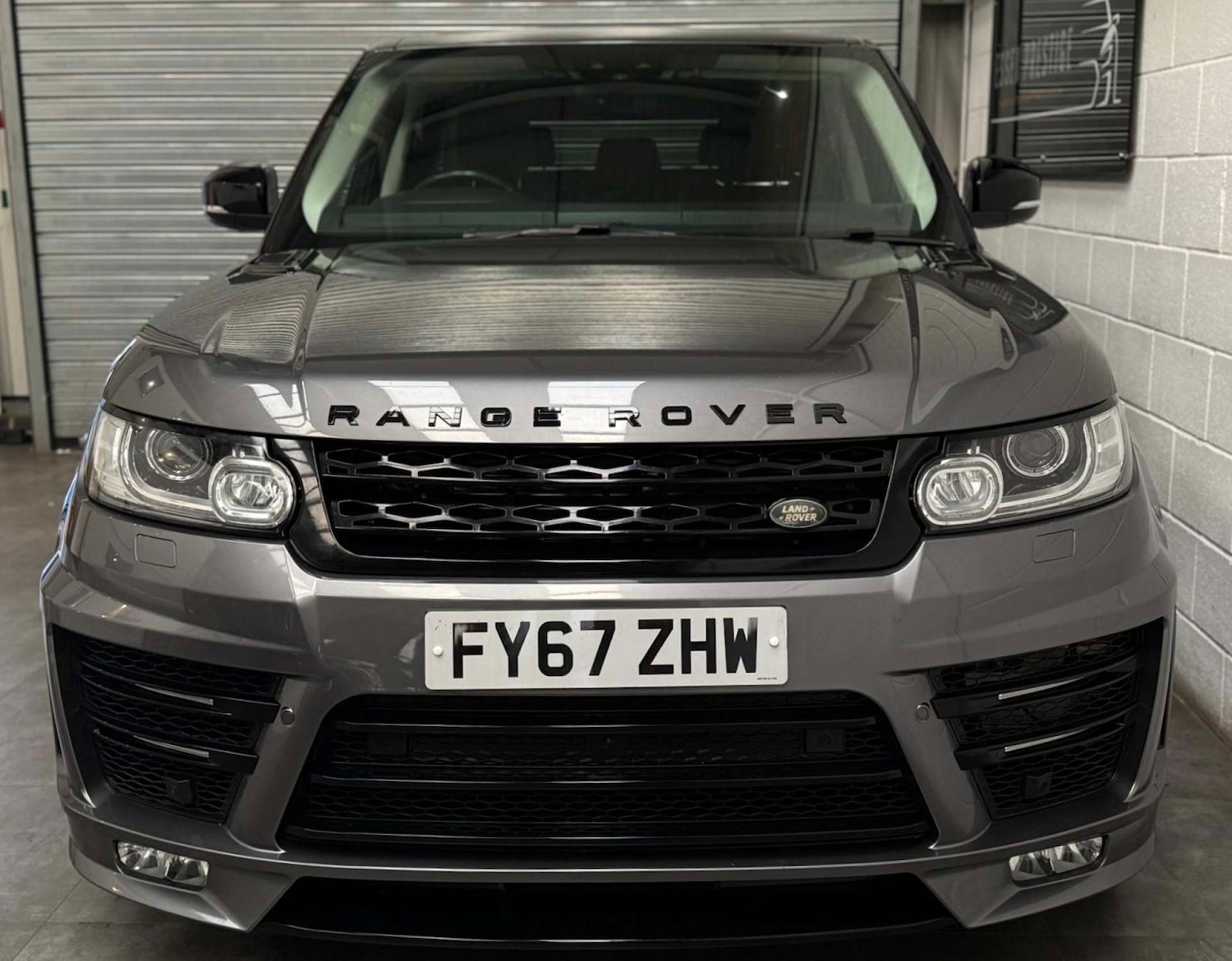 Used Land Rover Range Rover Sport 2017 for sale - 76621488: Photo 2