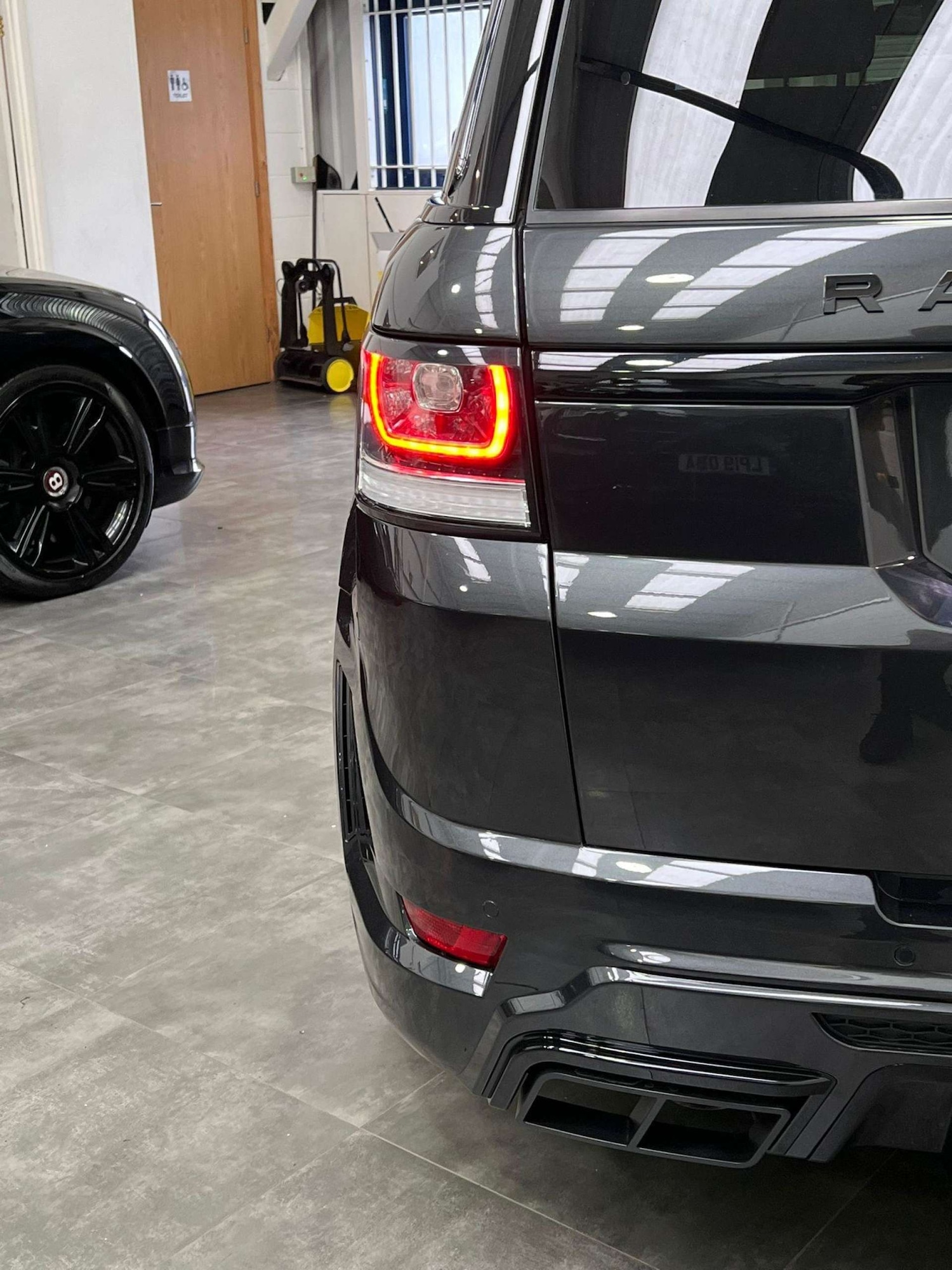 Used Land Rover Range Rover Sport 2015 for sale - 76713370: Photo 11