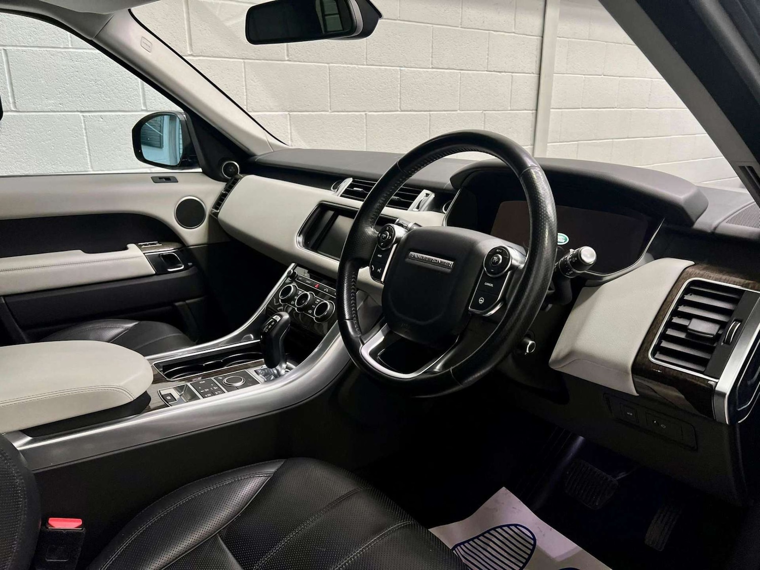 Used Land Rover Range Rover Sport 2015 for sale - 76713370: Photo 14