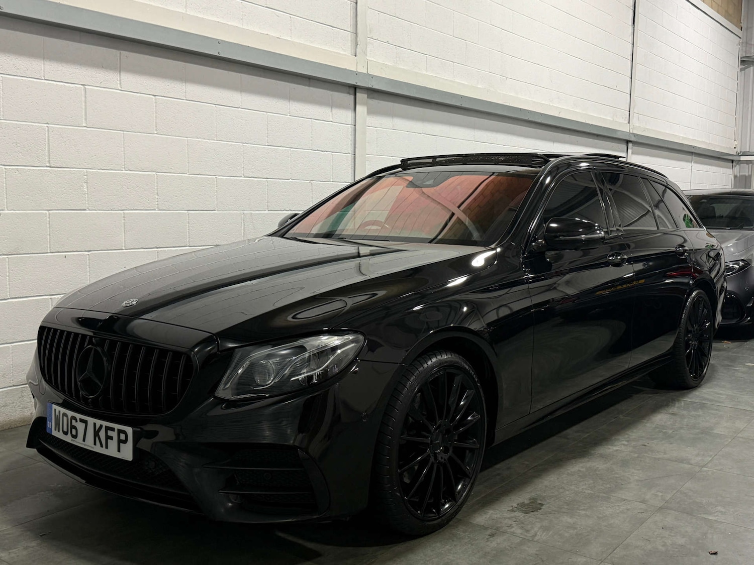 Used Mercedes-Benz E Class 2017 for sale - 76744012: Photo 3