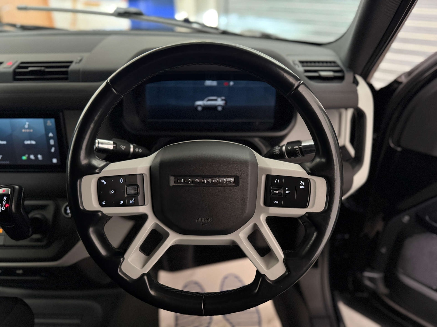 Used Land Rover Defender 2022 for sale - 77880371: Photo 13