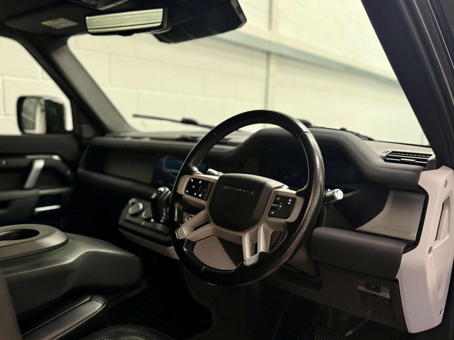 Used Land Rover Defender 2022 for sale - 77880371: Photo 14