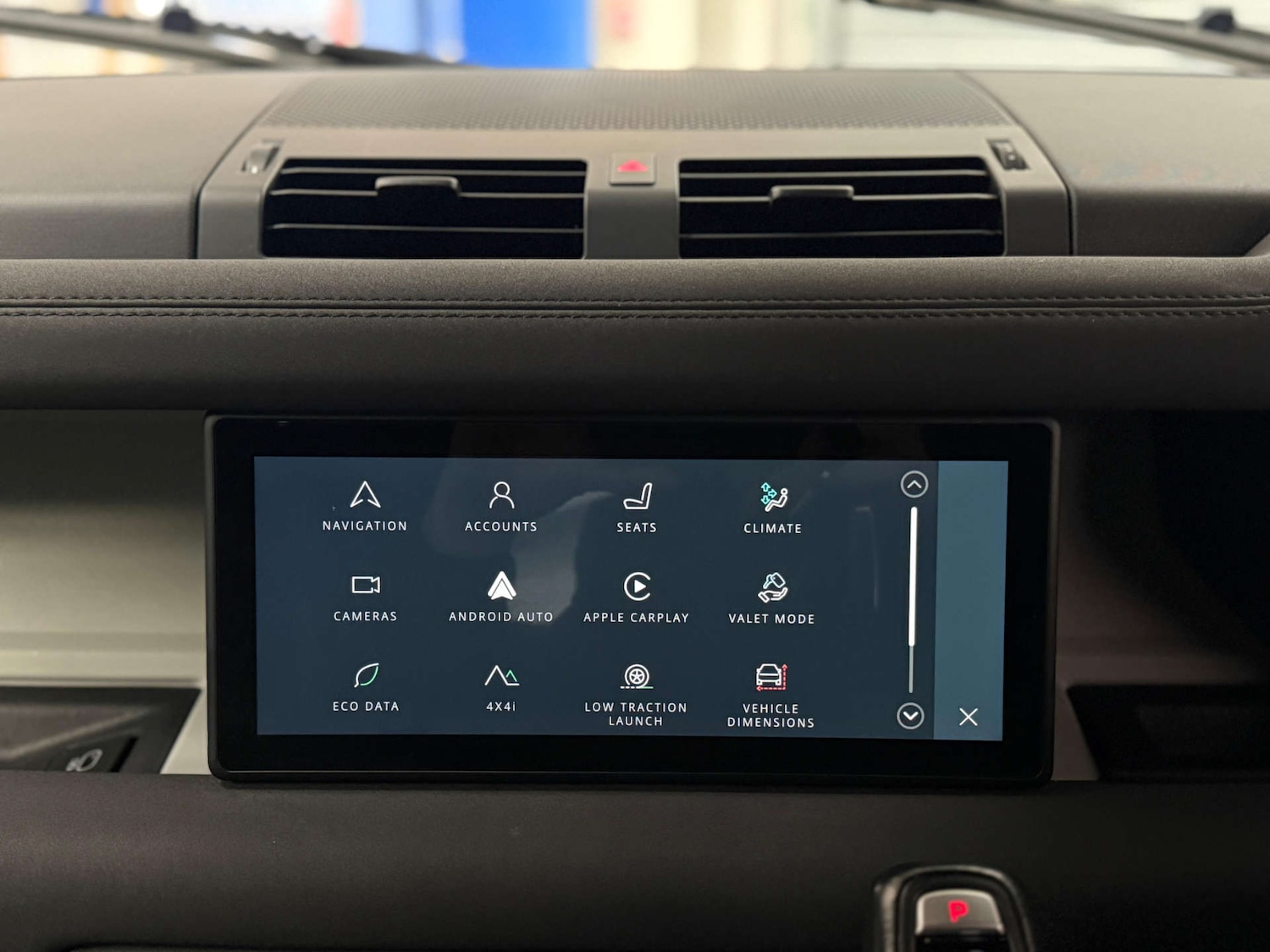 Used Land Rover Defender 2022 for sale - 77880371: Photo 24