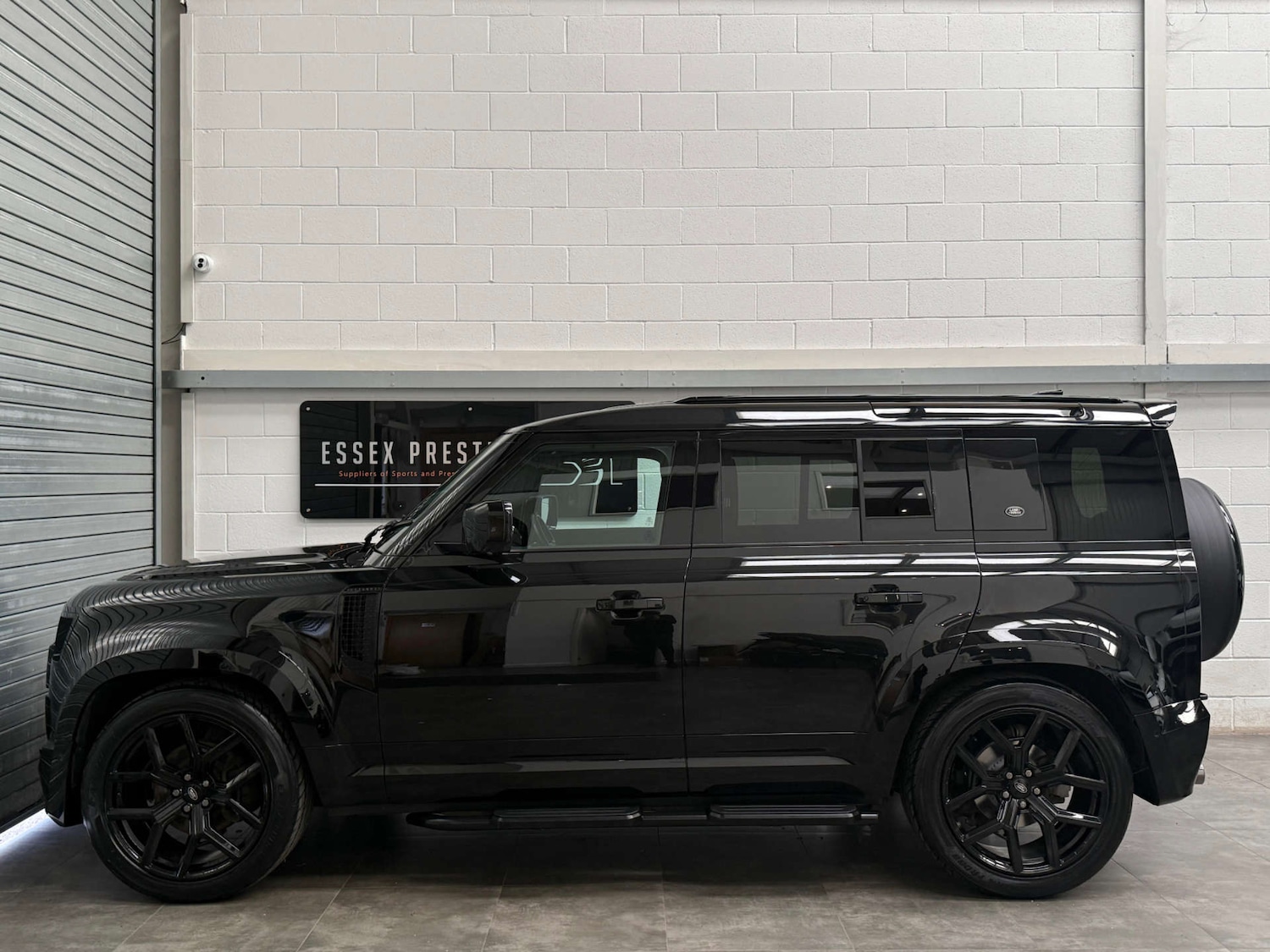 Used Land Rover Defender 2022 for sale - 77880371: Photo 4