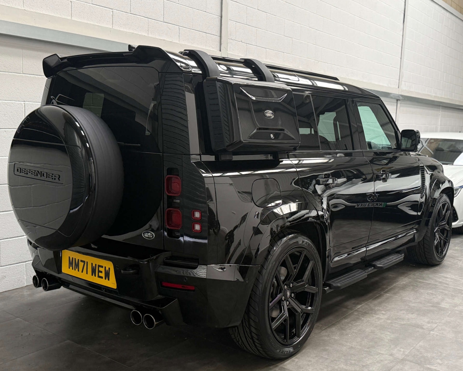 Used Land Rover Defender 2022 for sale - 77880371: Photo 8