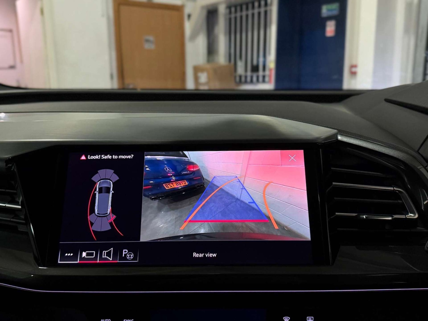 Used Audi Q4 e-tron 2022 for sale - 76767897: Photo 14