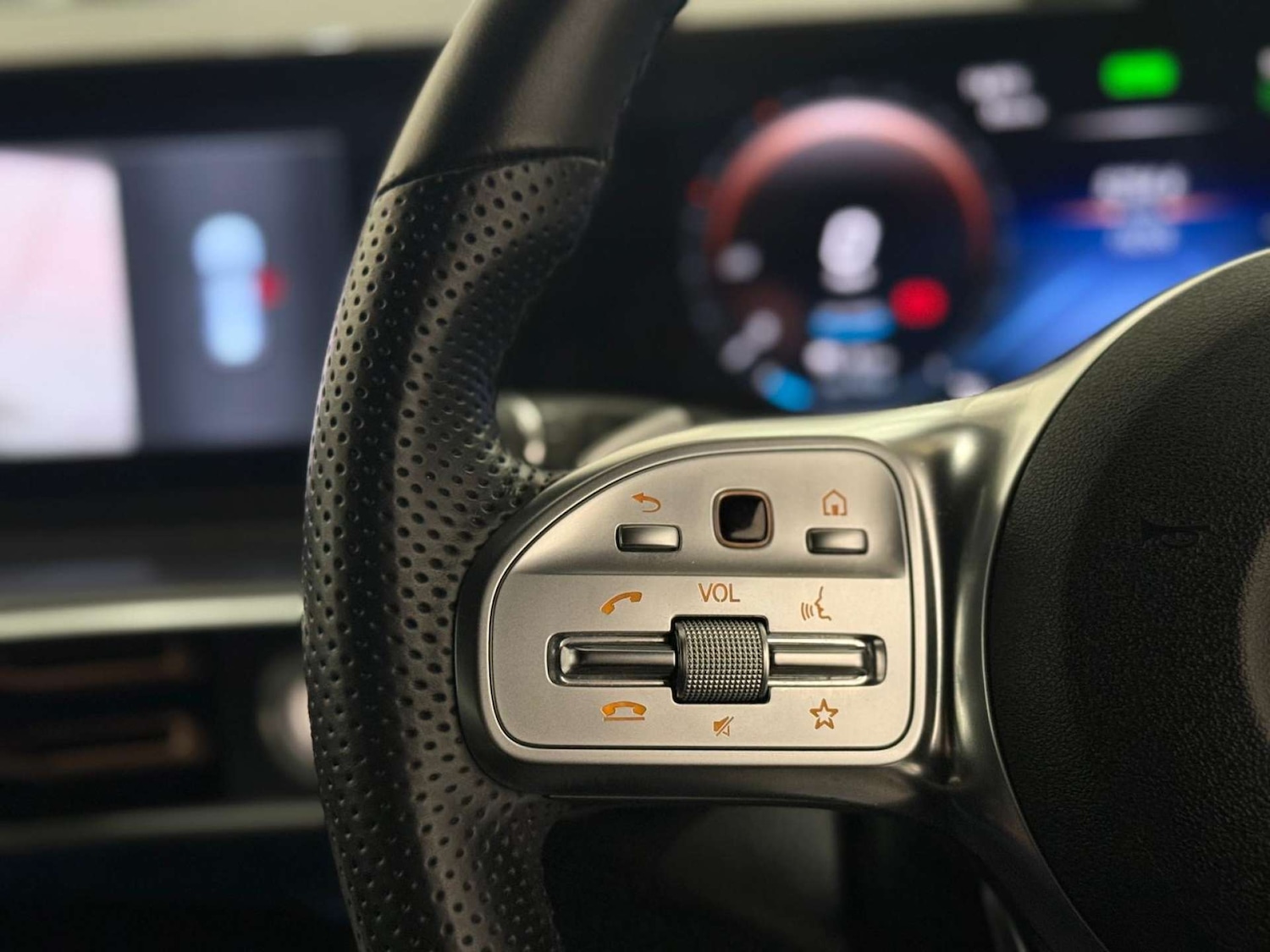 Used Mercedes-Benz EQC 2023 for sale - 78000733: Photo 22