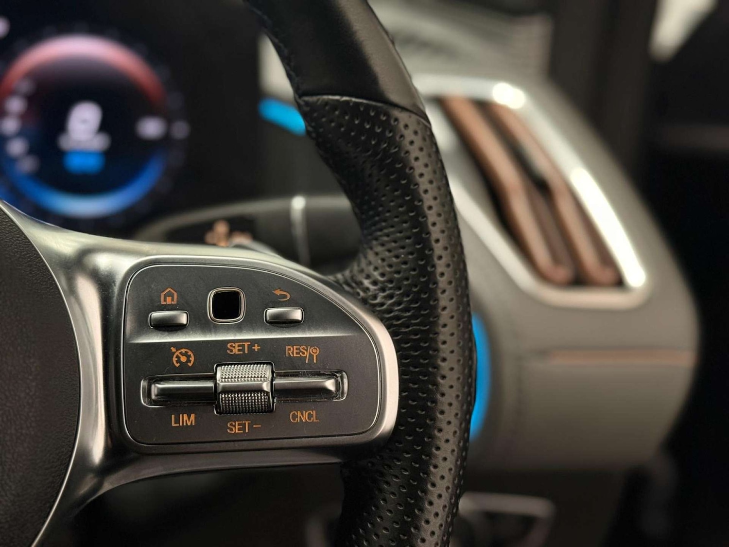 Used Mercedes-Benz EQC 2023 for sale - 78000733: Photo 24