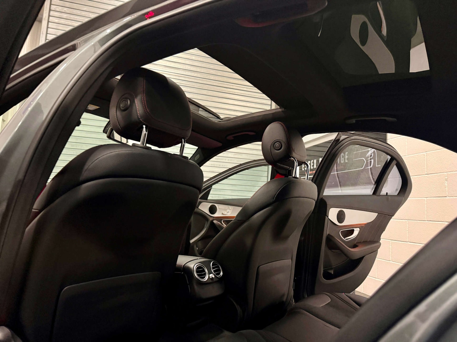 Used Mercedes-Benz C Class 2016 for sale - 77125187: Photo 27