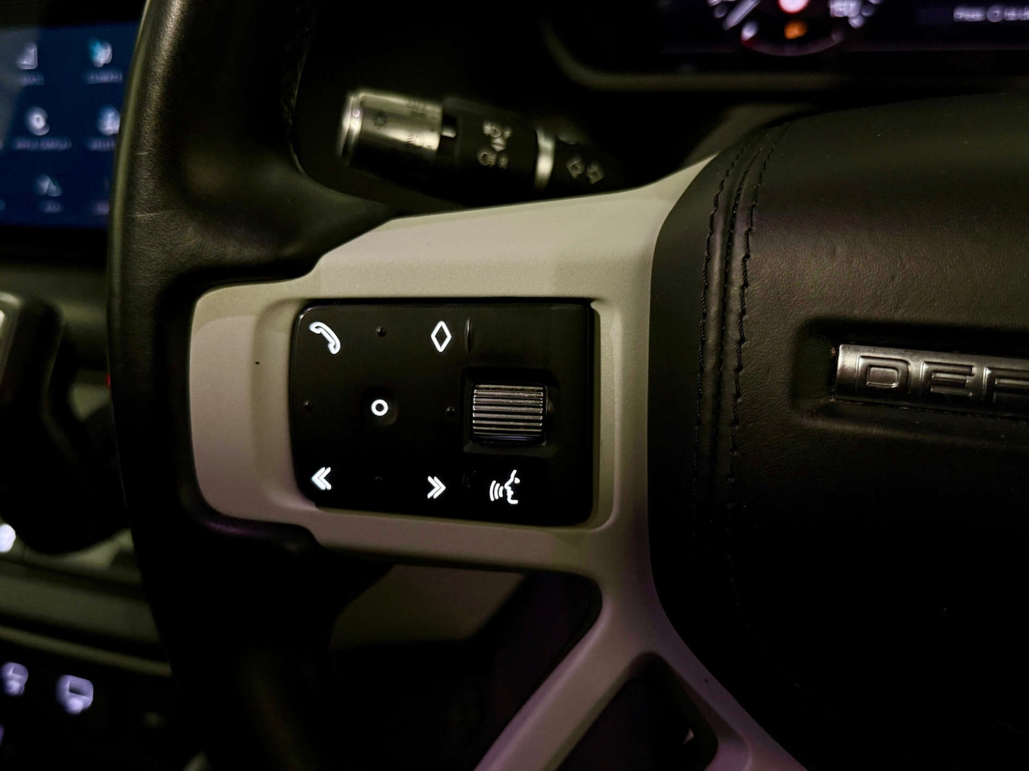 Used Land Rover Defender 2021 for sale - 77315525: Photo 22