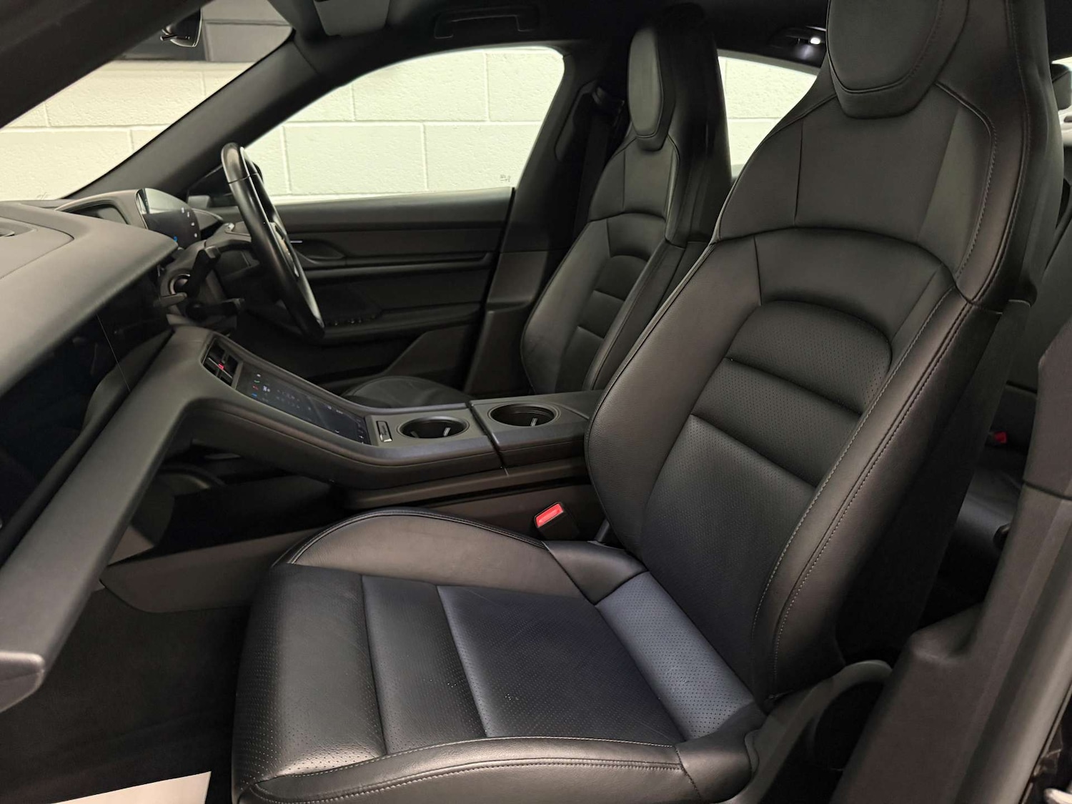 Used Porsche Taycan 2022 for sale - 77765805: Photo 18