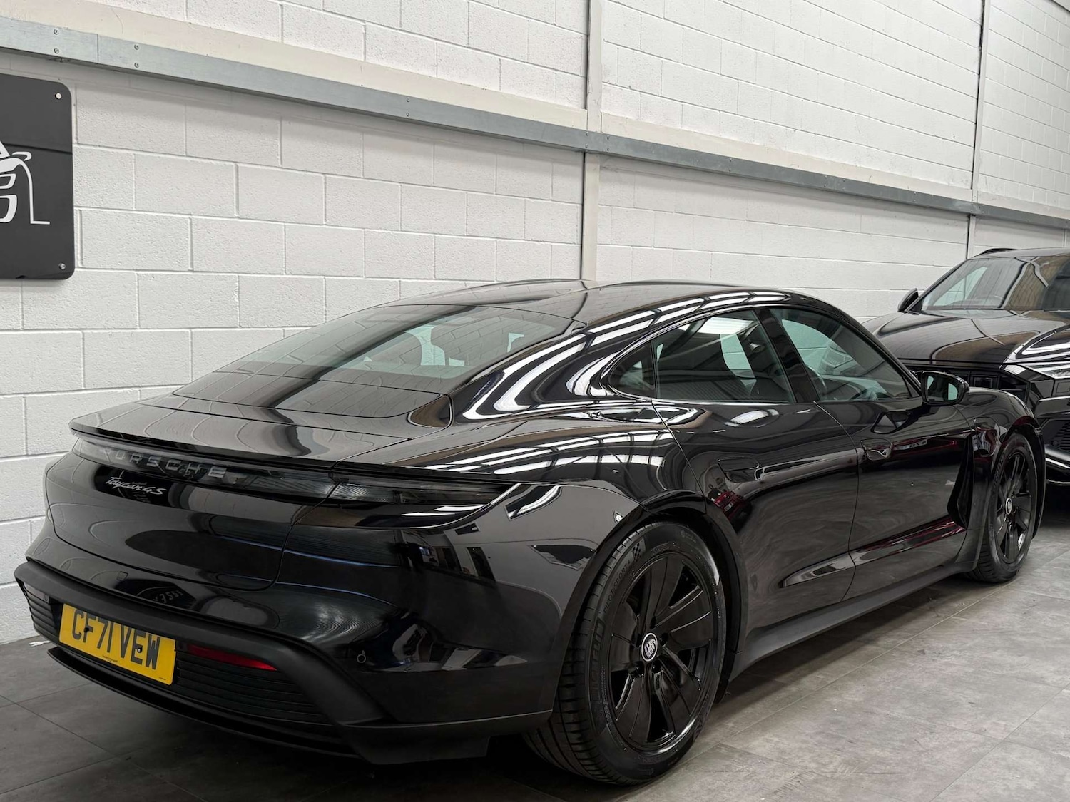 Used Porsche Taycan 2022 for sale - 77765805: Photo 6