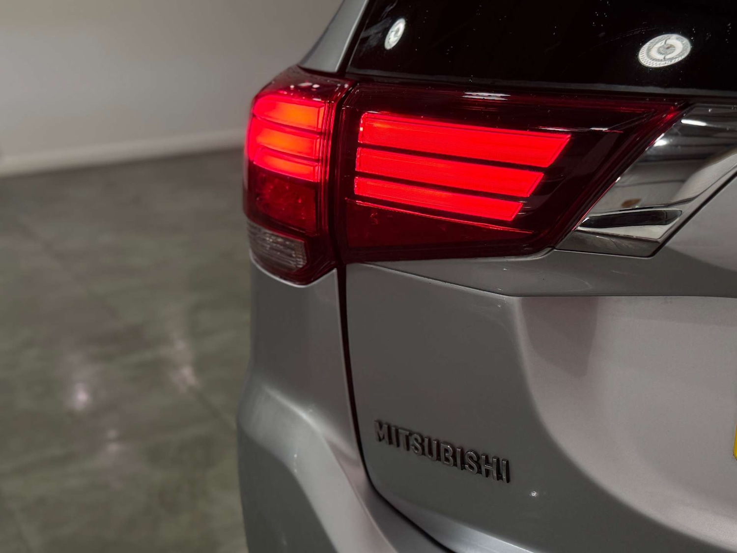 Used Mitsubishi Outlander 2017 for sale - 77187819: Photo 10