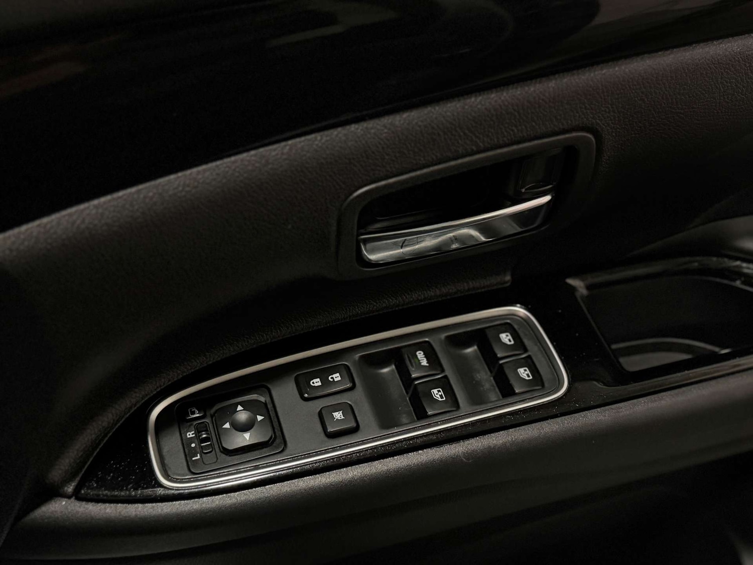 Used Mitsubishi Outlander 2017 for sale - 77187819: Photo 26