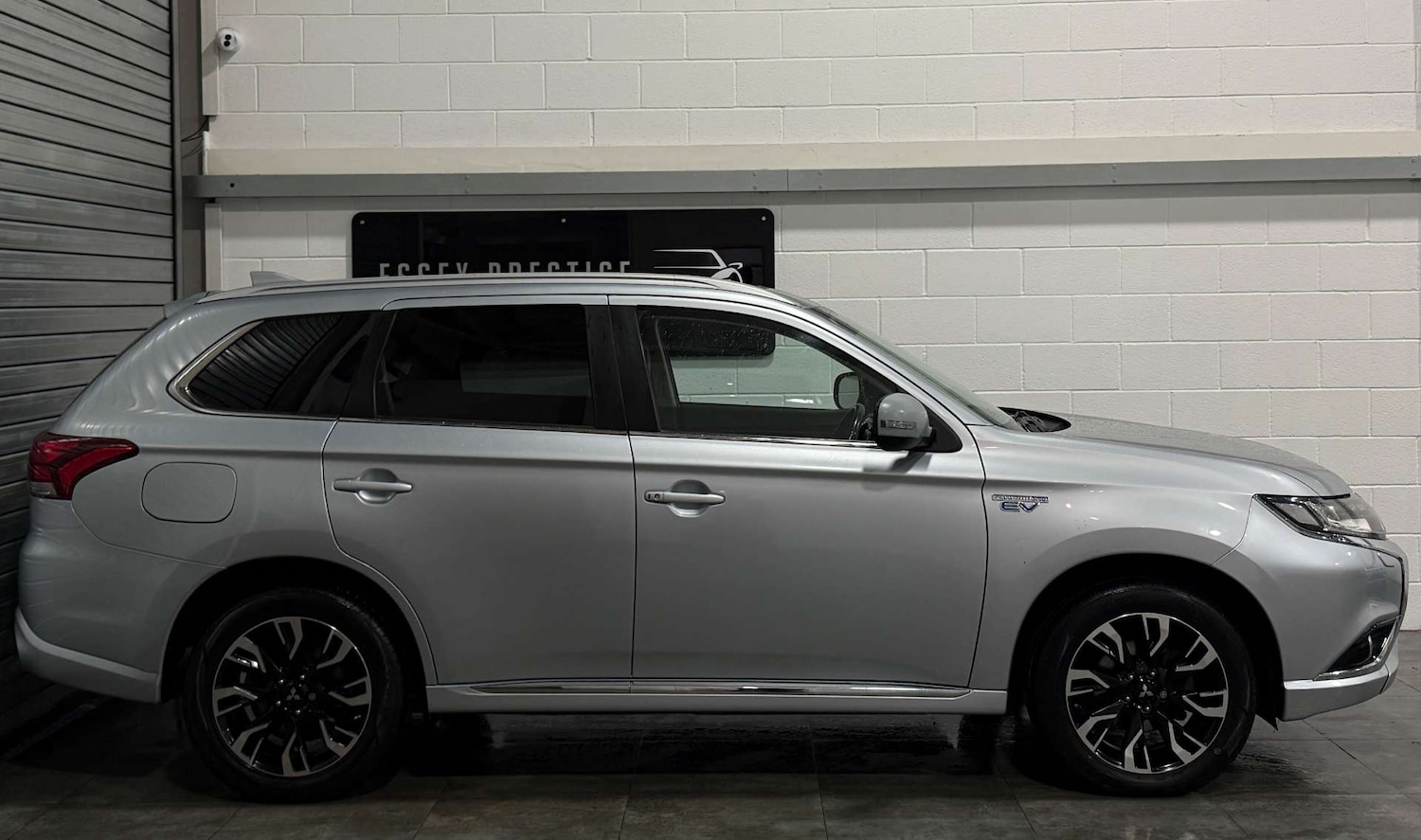 Used Mitsubishi Outlander 2017 for sale - 77187819: Photo 4