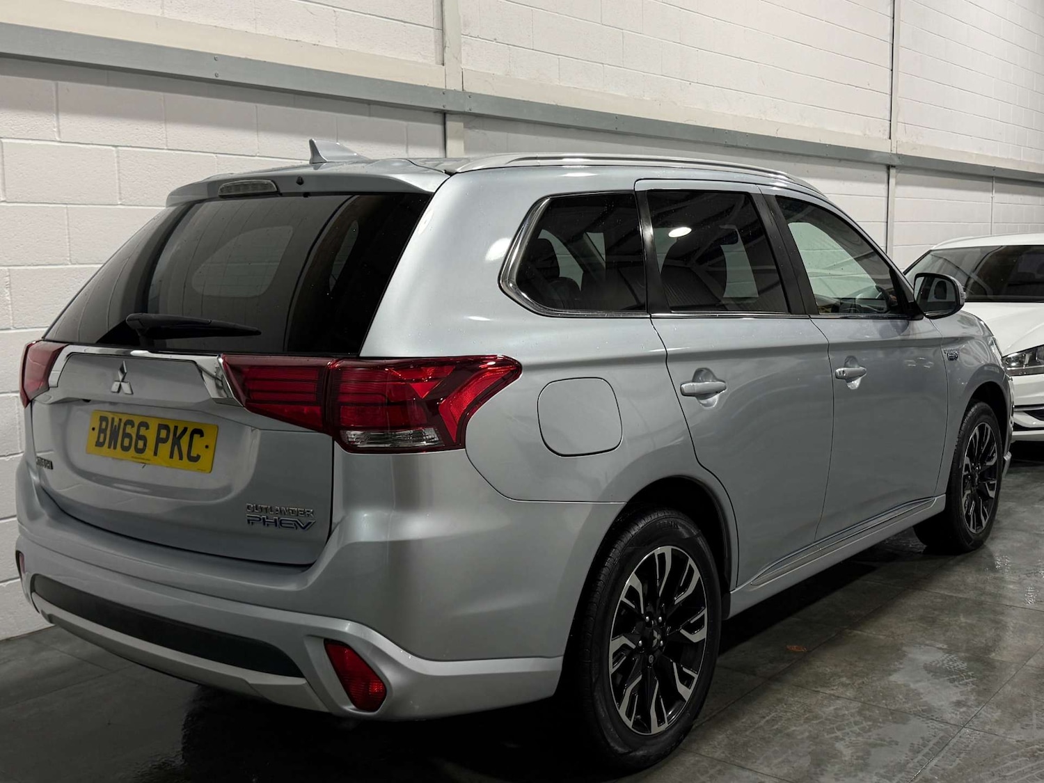 Used Mitsubishi Outlander 2017 for sale - 77187819: Photo 6