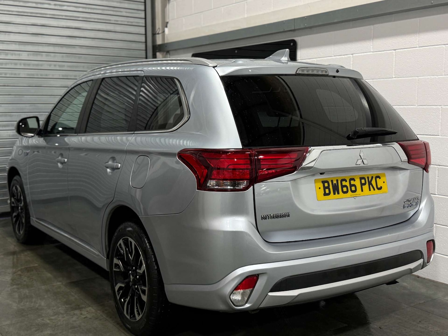 Used Mitsubishi Outlander 2017 for sale - 77187819: Photo 8