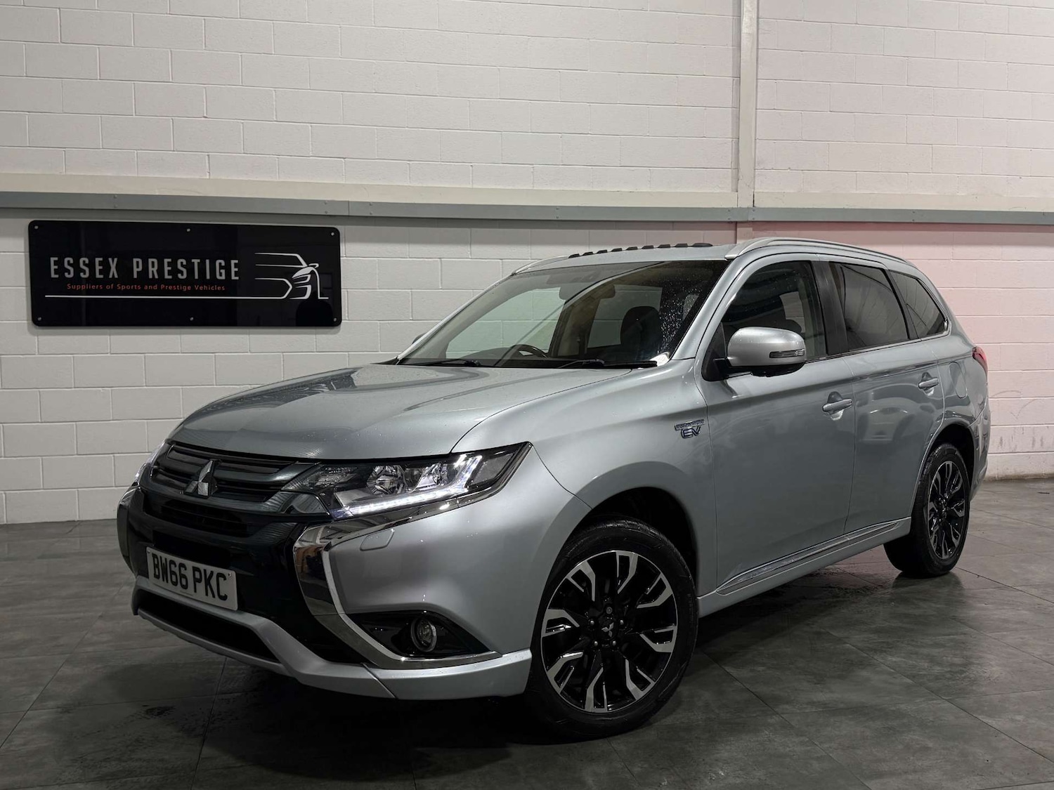 Used Mitsubishi Outlander 2017 for sale - 77187819: Photo 9