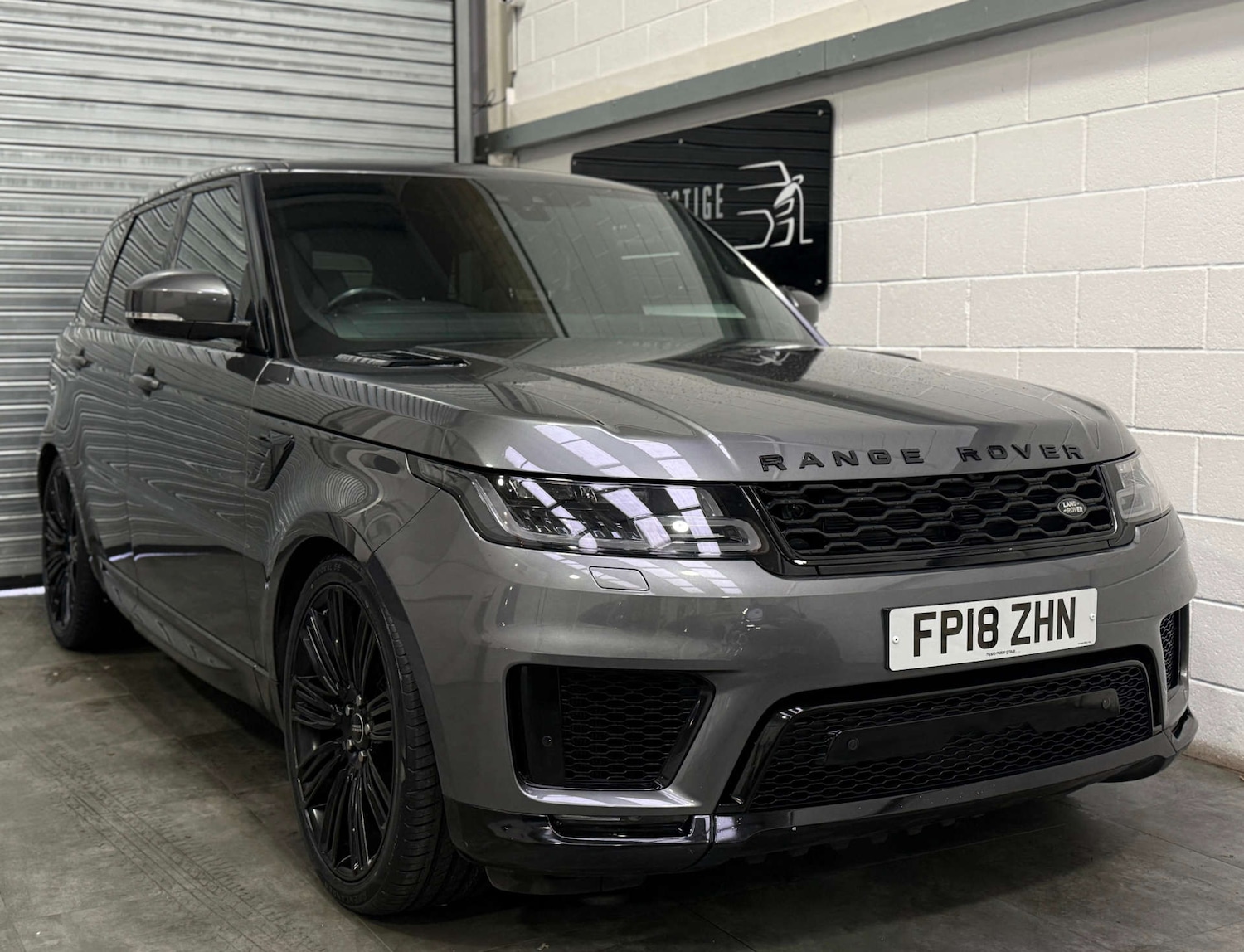 Used Land Rover Range Rover Sport 2018 for sale - 76690721: Photo 1
