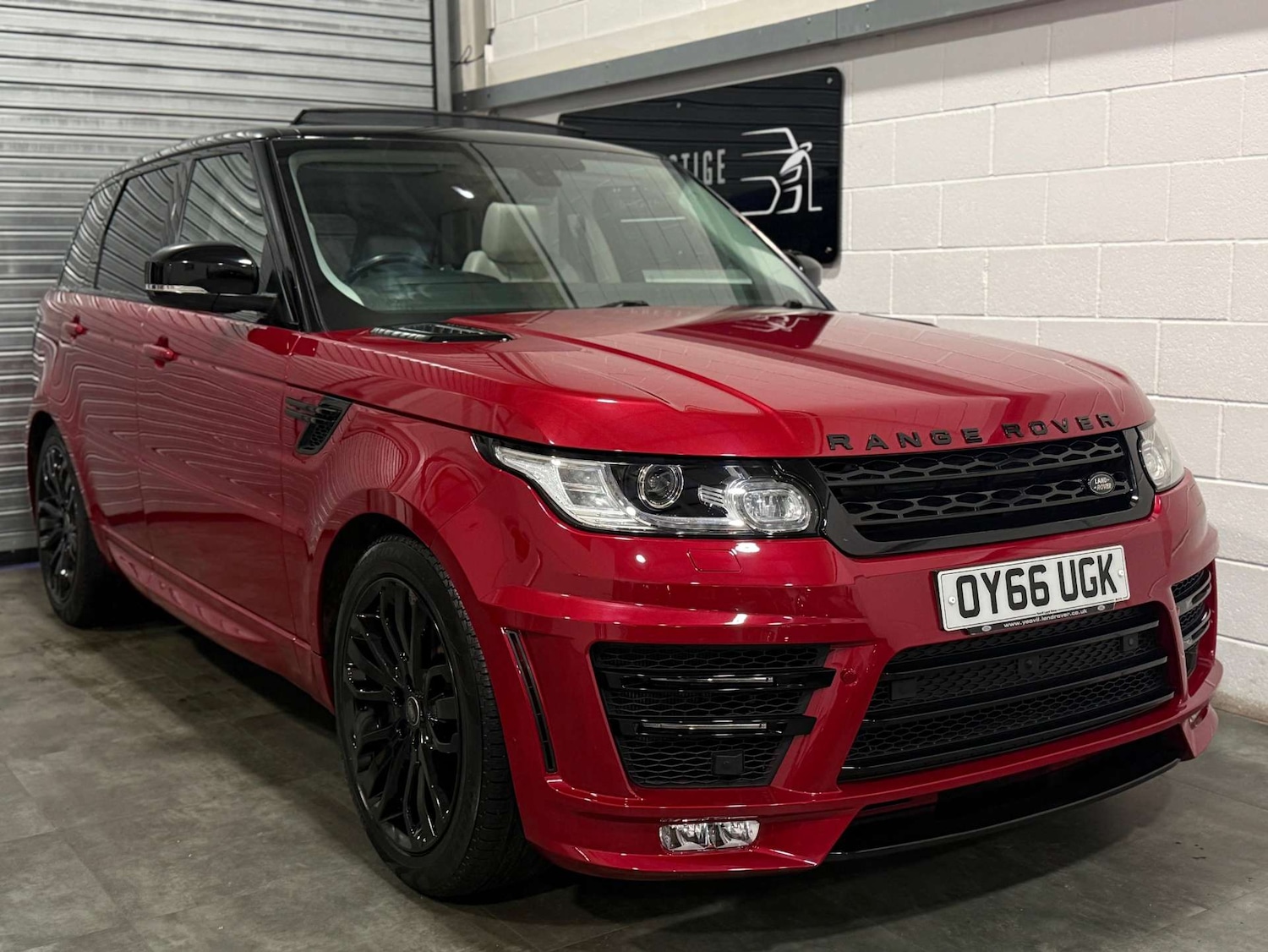 Used Land Rover Range Rover Sport 2016 for sale - 76751441: Photo 1