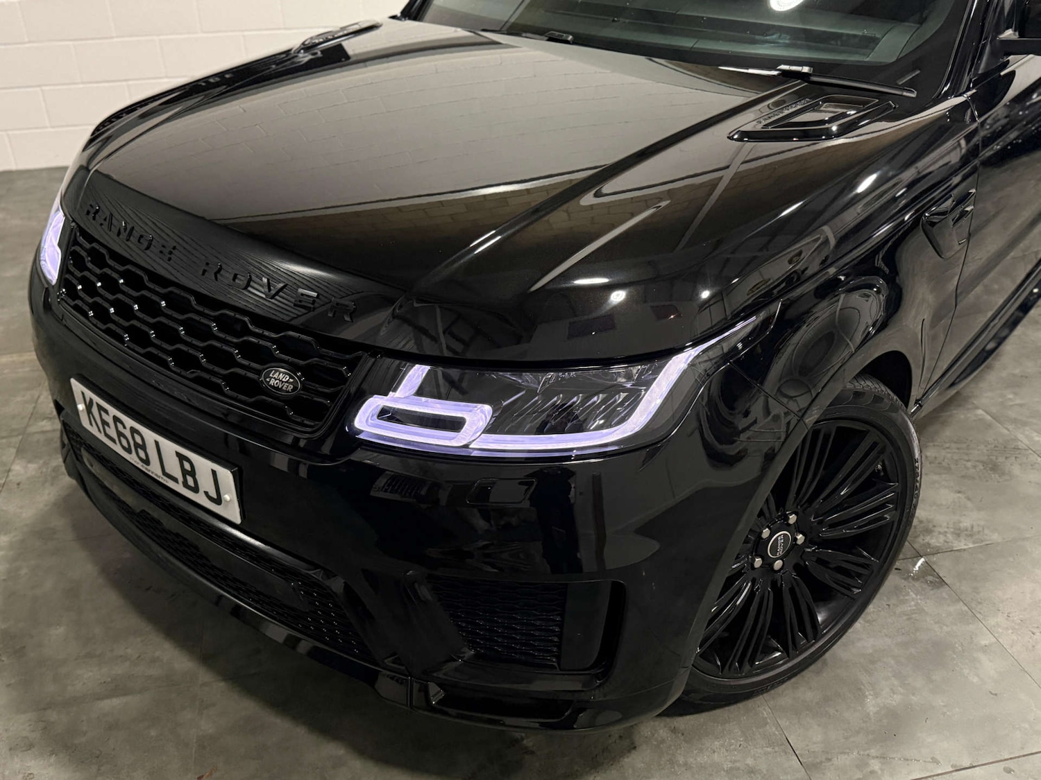 Used Land Rover Range Rover Sport 2018 for sale - 77293000: Photo 11