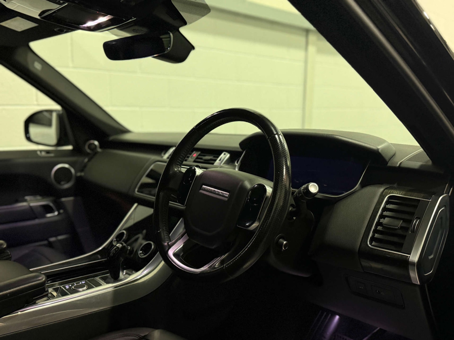 Used Land Rover Range Rover Sport 2018 for sale - 77293000: Photo 15