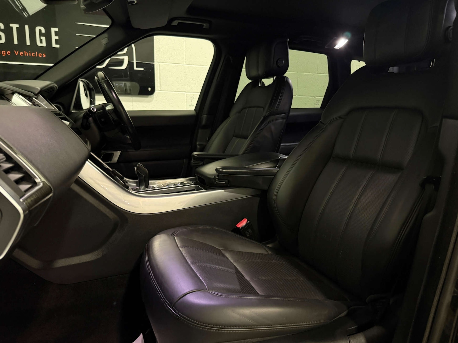 Used Land Rover Range Rover Sport 2018 for sale - 77293000: Photo 18