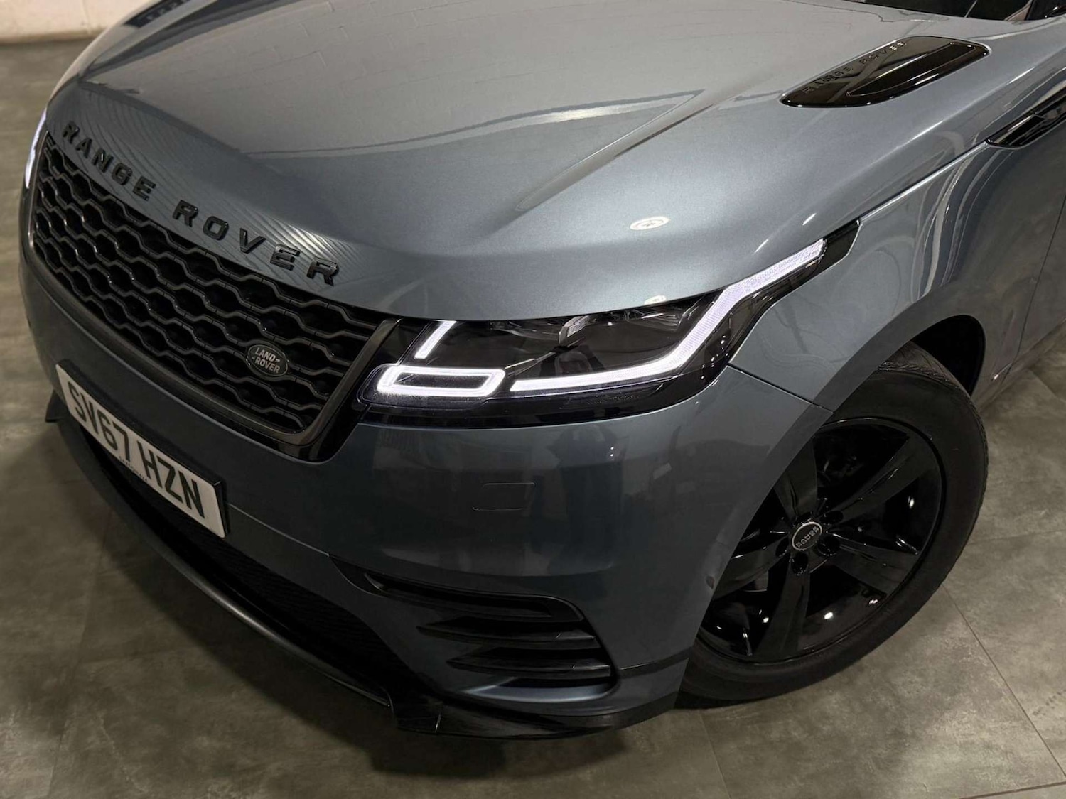 Used Land Rover Range Rover Velar 2017 for sale - 76574593: Photo 11