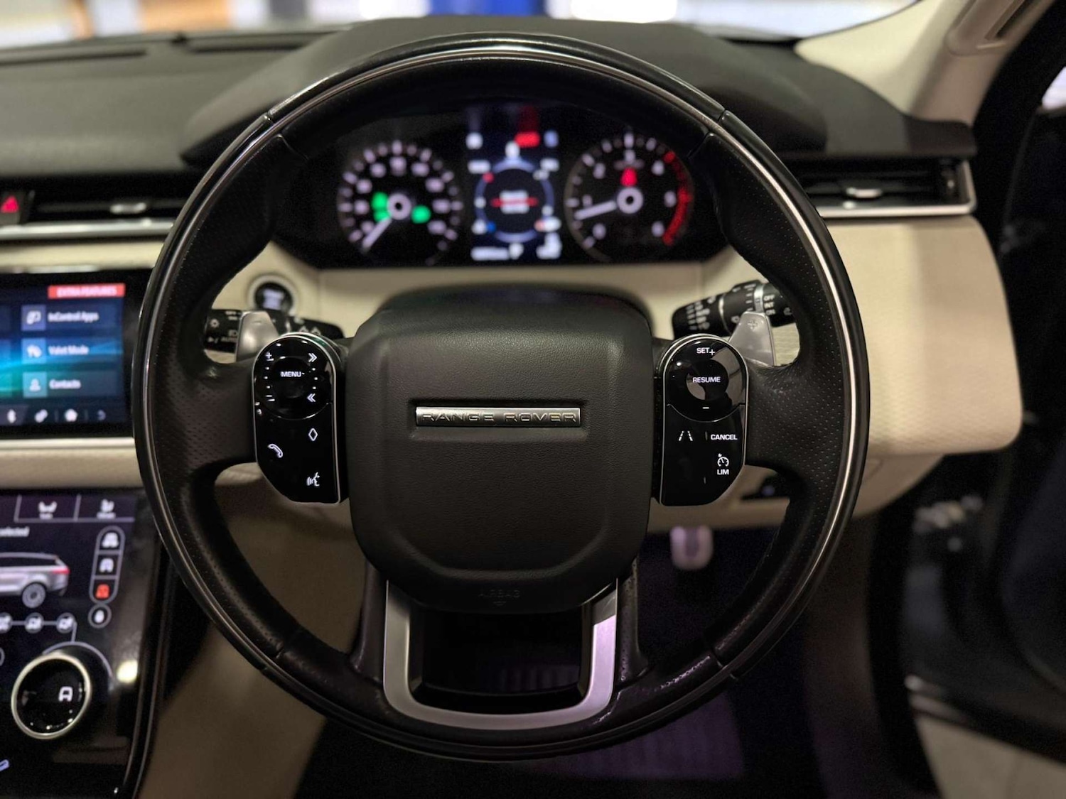 Used Land Rover Range Rover Velar 2017 for sale - 76574593: Photo 13