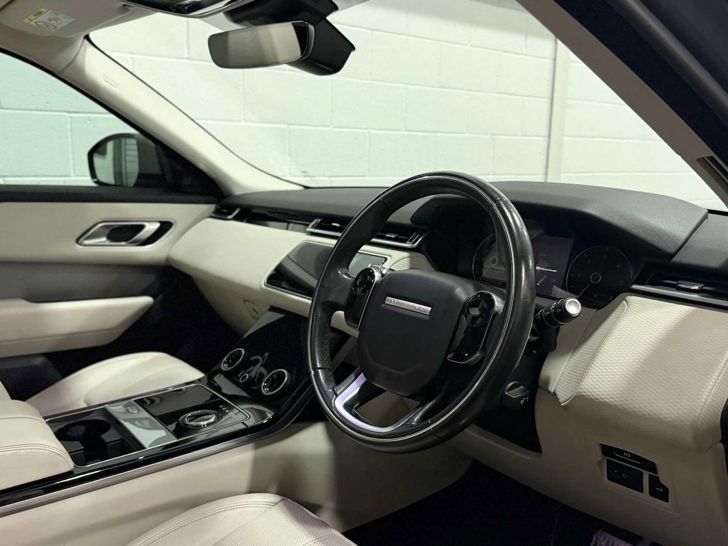 Used Land Rover Range Rover Velar 2017 for sale - 76574593: Photo 14