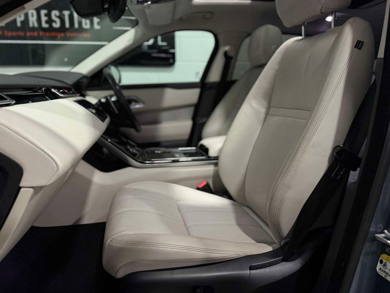 Used Land Rover Range Rover Velar 2017 for sale - 76574593: Photo 16