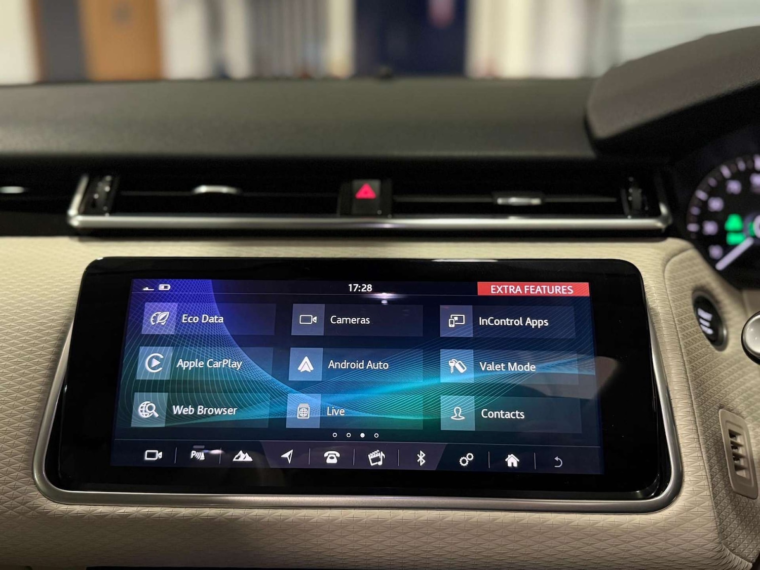 Used Land Rover Range Rover Velar 2017 for sale - 76574593: Photo 22