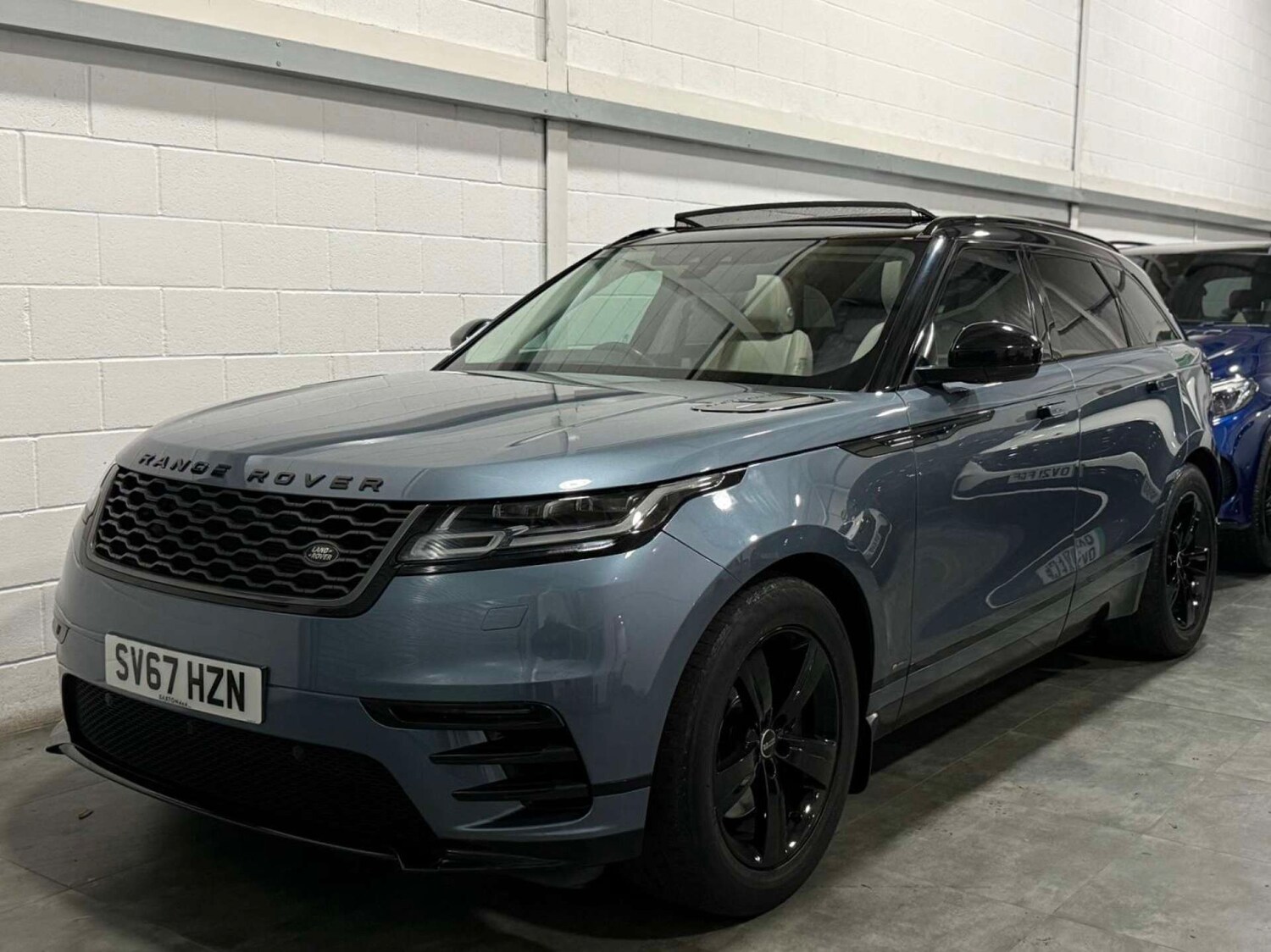 Used Land Rover Range Rover Velar 2017 for sale - 76574593: Photo 3