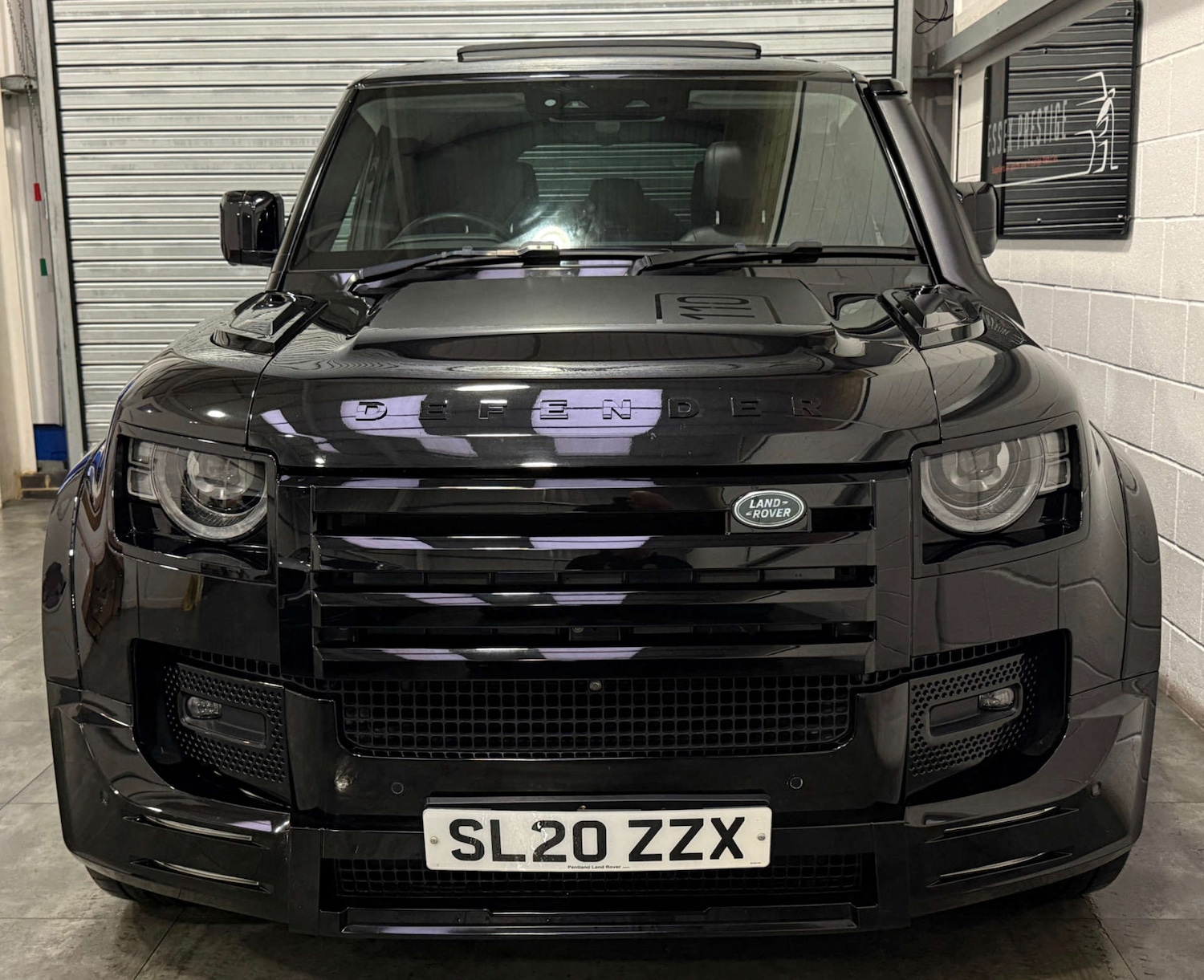 Used Land Rover Defender 2020 for sale - 76168072: Photo 2