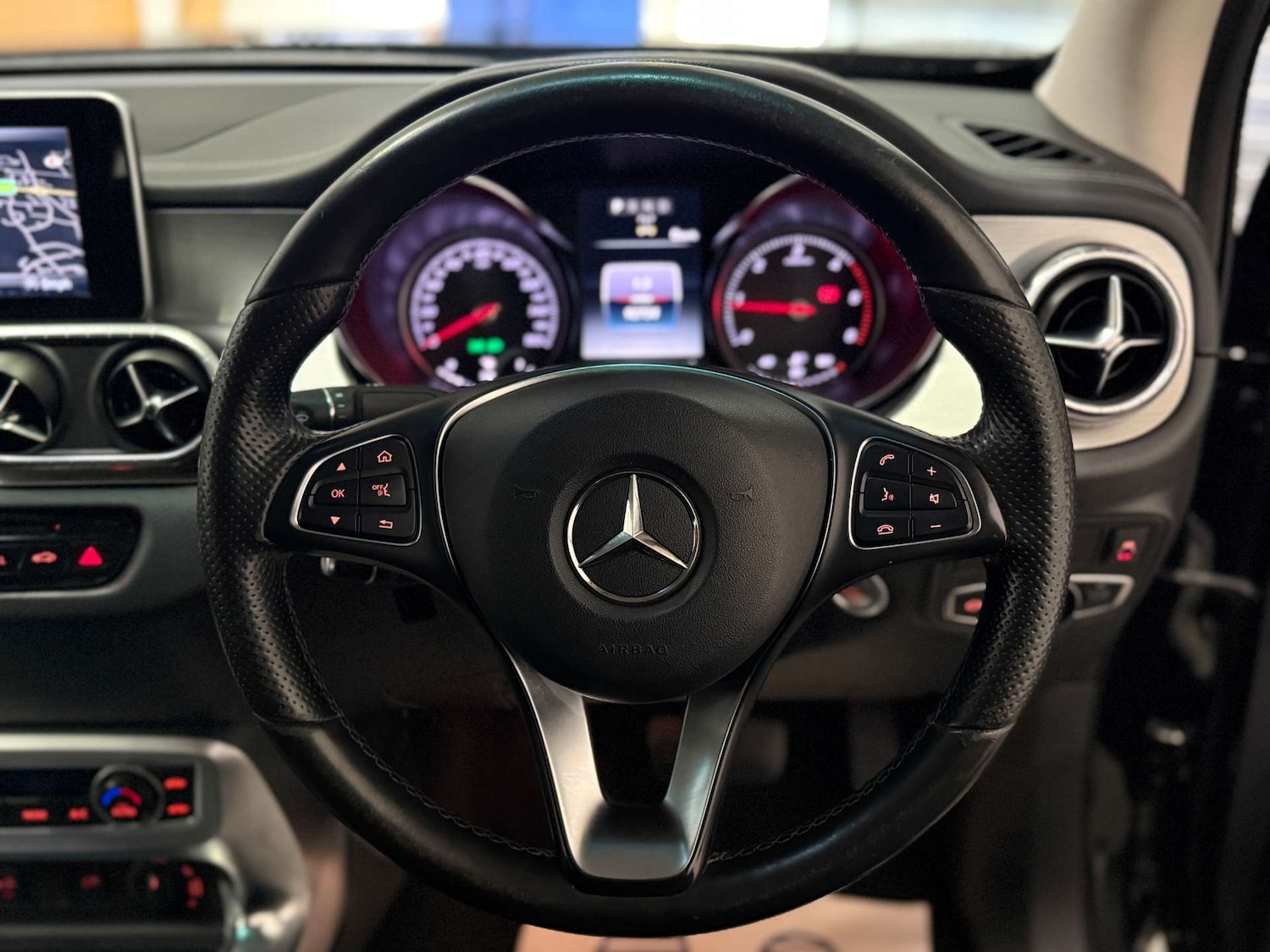 Used Mercedes-Benz X Class 2018 for sale - 76959847: Photo 13