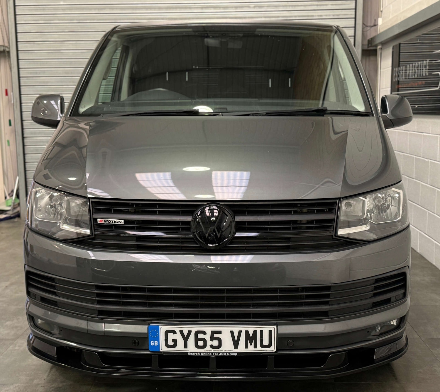 Used Volkswagen Transporter 2015 for sale - 77088701: Photo 2