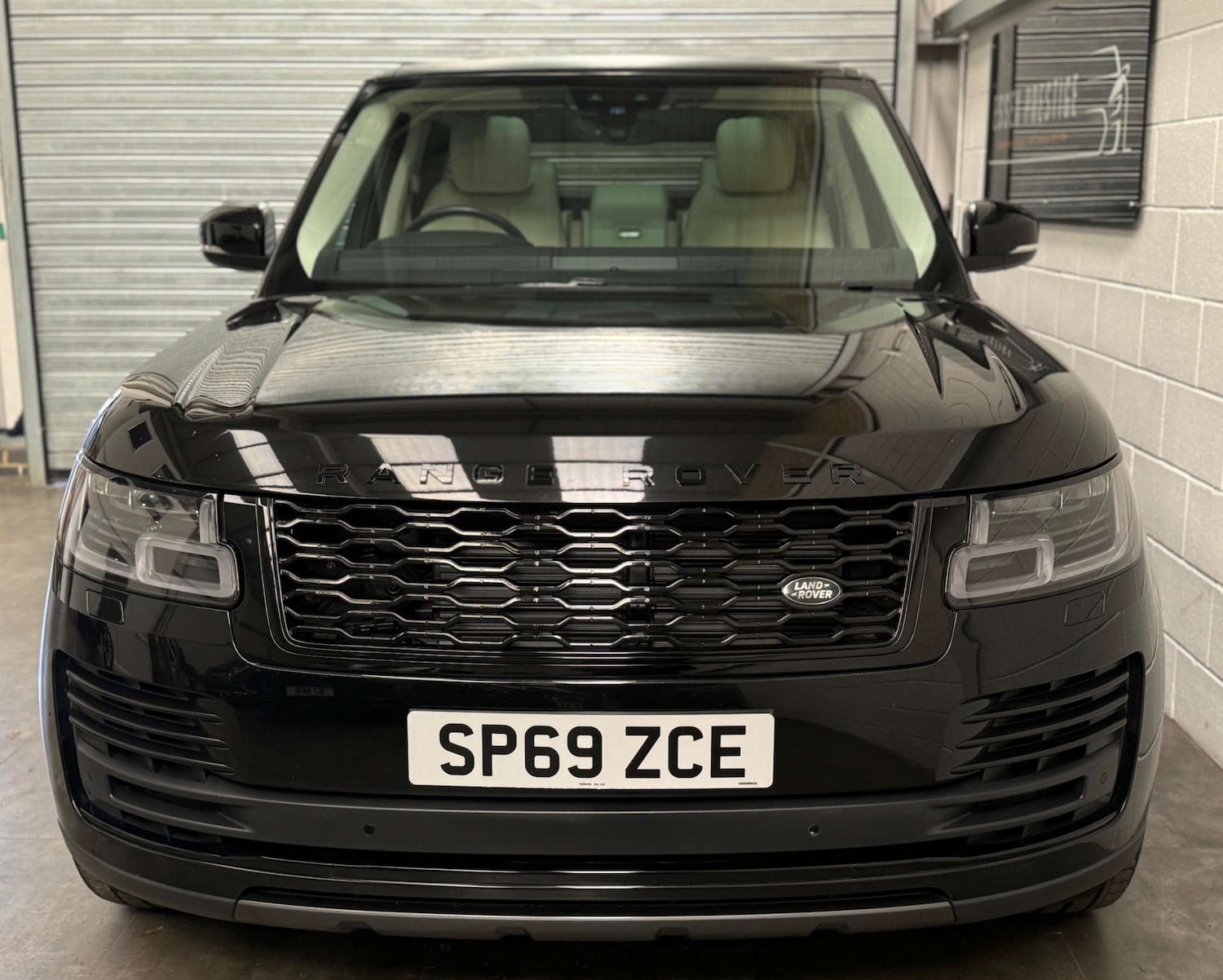 Used Land Rover Range Rover 2019 for sale - 78148805: Photo 2
