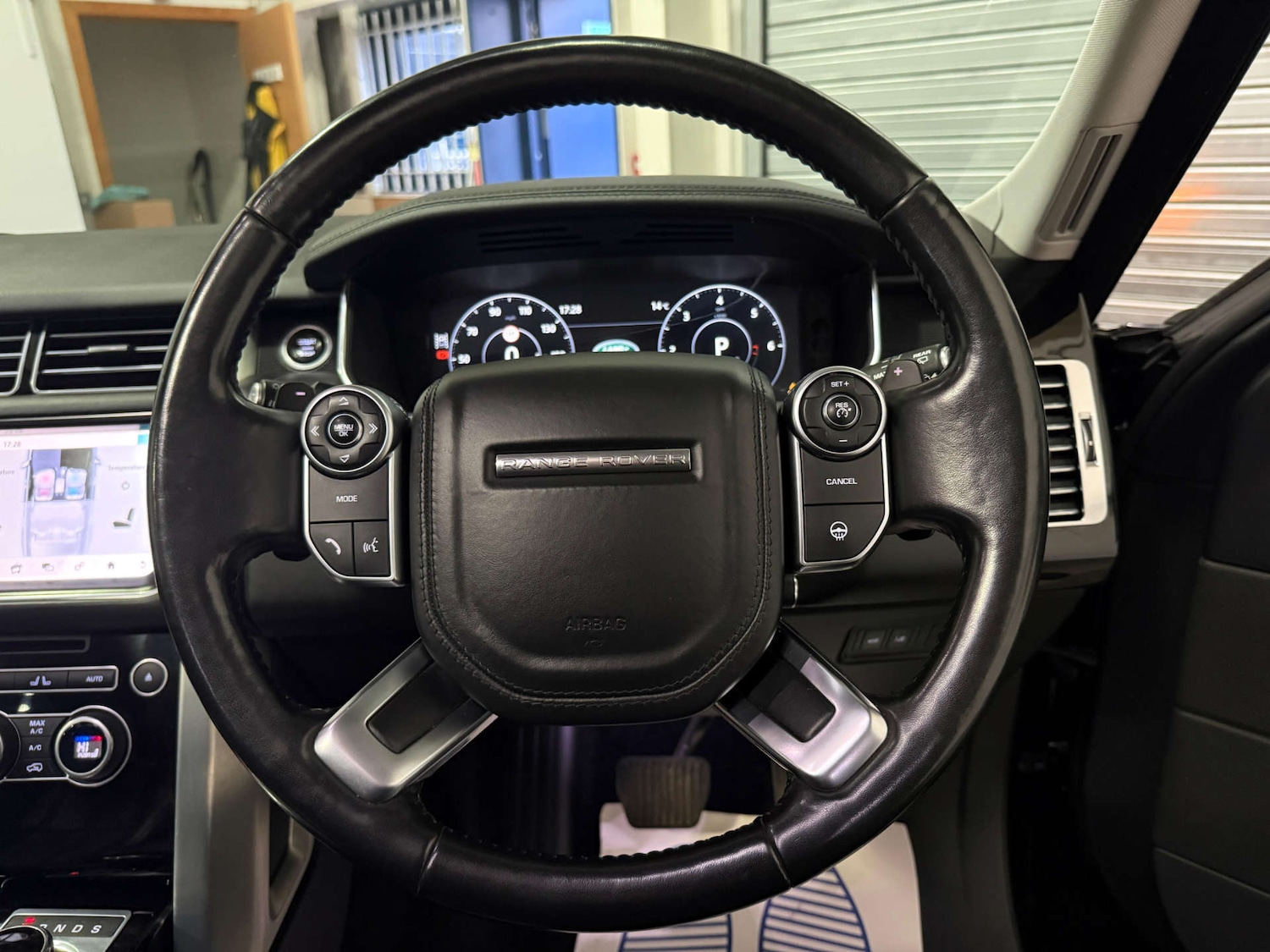 Used Land Rover Range Rover 2017 for sale - 77974131: Photo 13